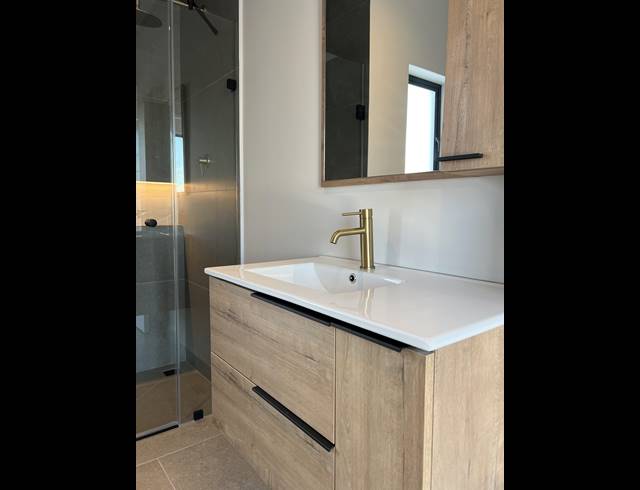 3 BEDROOM HOUSE FOR SALE IN SANDOWN
